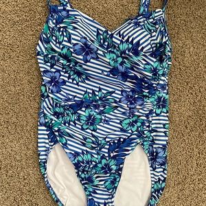 NWOT MIRACLESUIT 1Pc shirred Tropical Swimsuit-16